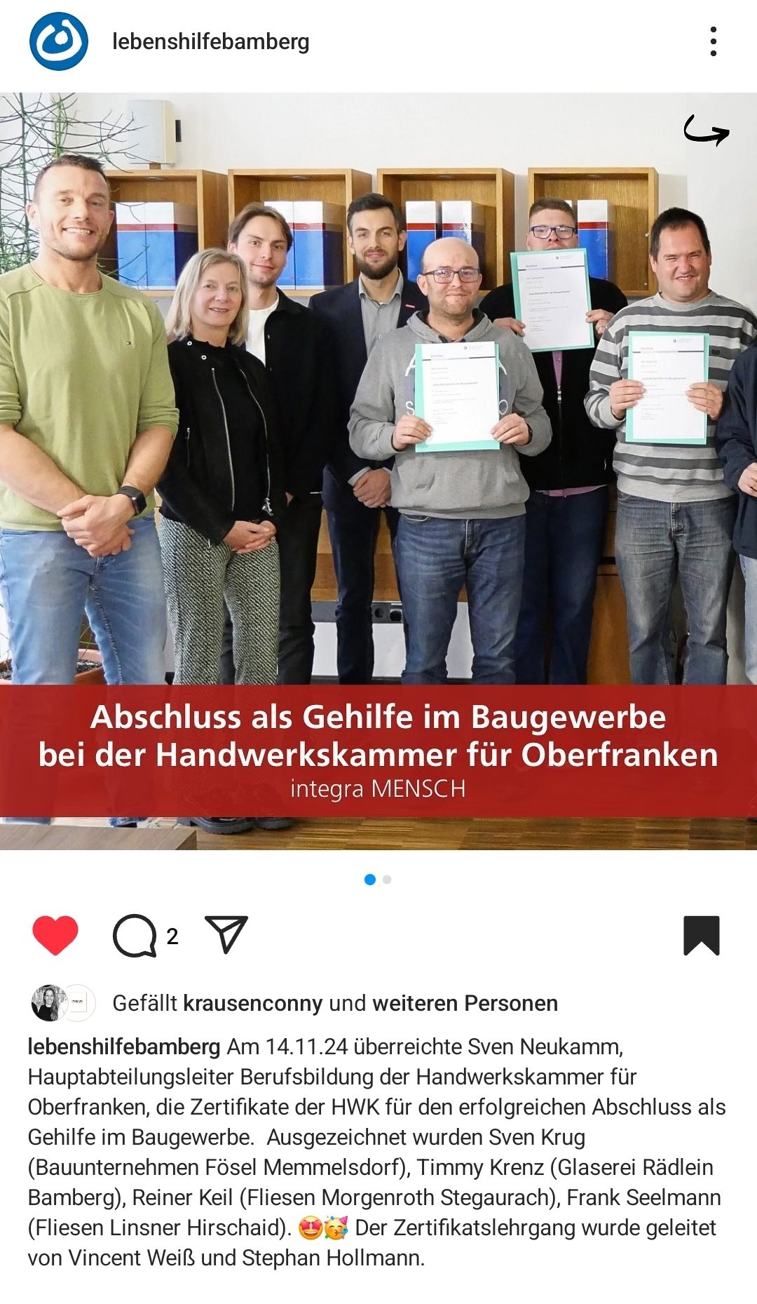 Lebenshilfe Bamberg - Zertifikatsübergabe an Reiner (Mitarbeiter des Patenbetriebes Fliesen Morgenroth GmbH) Gruppenfoto 2024 Zertifikatsübergabe der HWK für den erfolgreichen "Abschluss als Gehilfe im Baugewerbe".